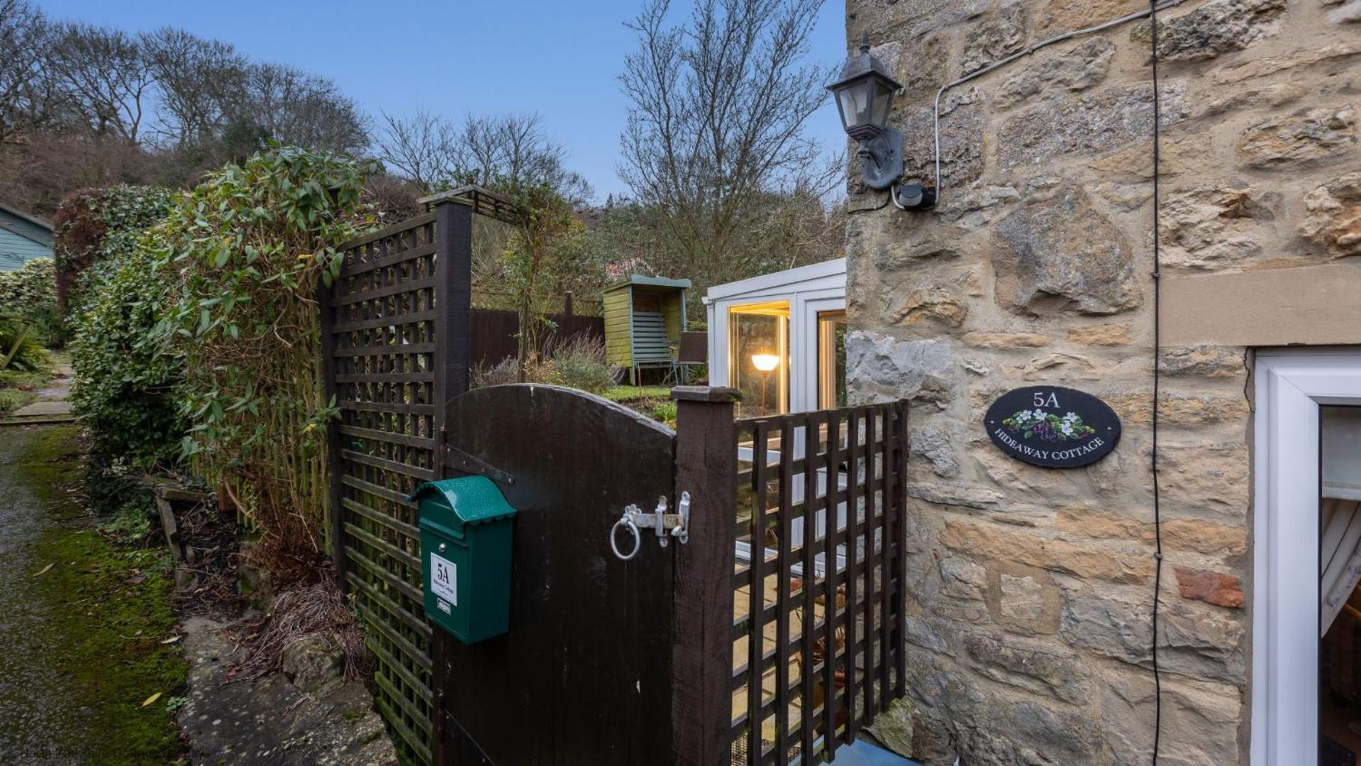 Picturesque Stone Cottage In The Heart Of North Yorkshire Village - Hideaway Cottage Bagian luar foto