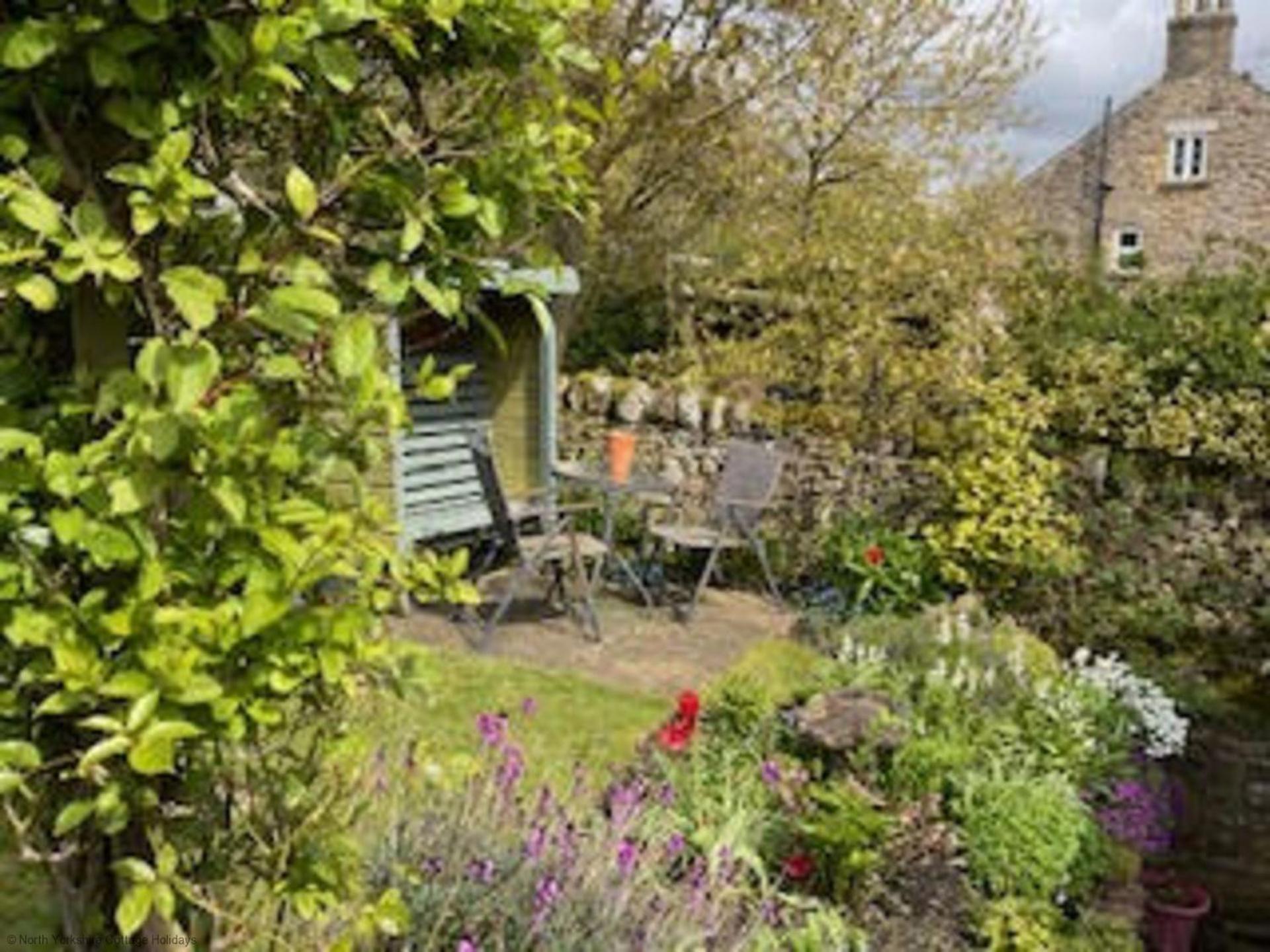 Picturesque Stone Cottage In The Heart Of North Yorkshire Village - Hideaway Cottage Bagian luar foto